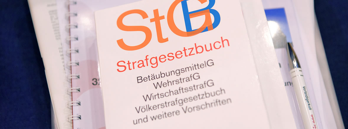 Symbolbild: Gesetzbuch