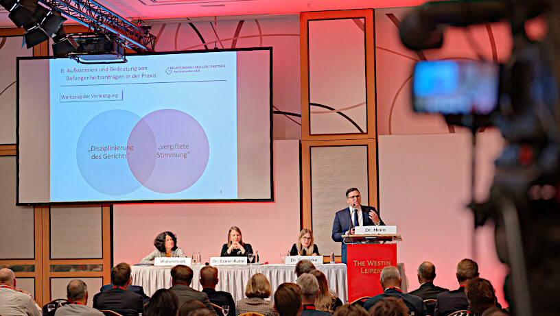 Bühne und Publikum beim Herbstkolloquium 2021