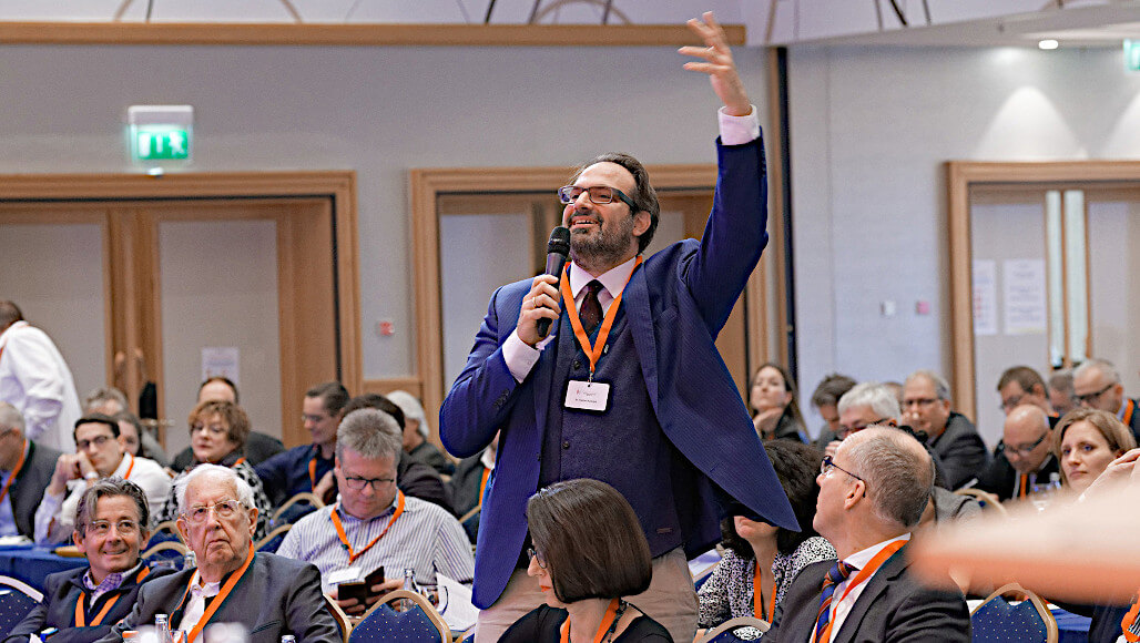 Bühne und Publikum bei einer Veranstaltung der AG Strafrecht