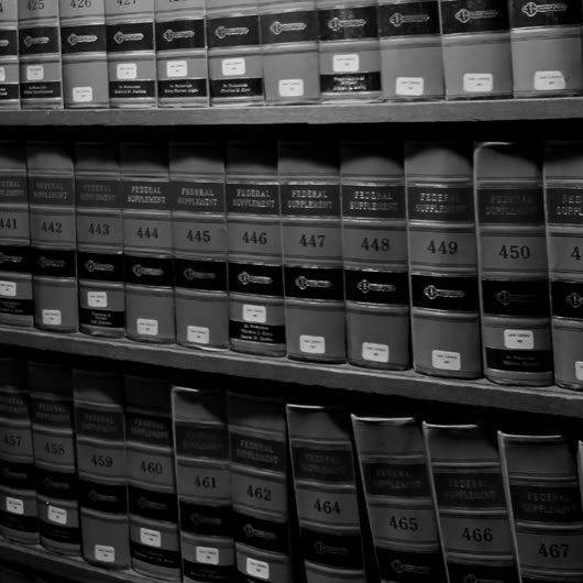 Symbolbild: Fachbücher aus dem Strafrecht